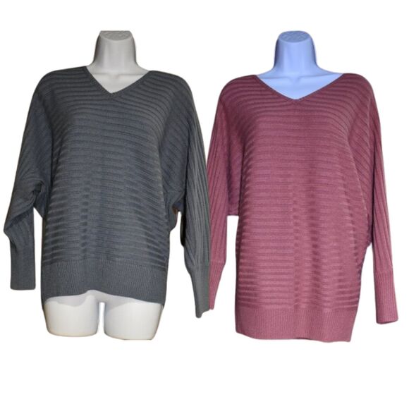 Womens Knit Sweaters Set of 2 Size XS Pink Blue V-Neck  Open Back - Picture 1 of 16